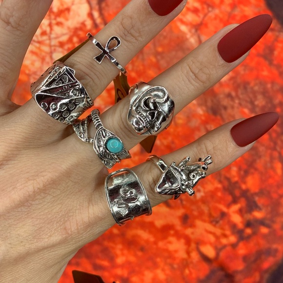 3/$10 NEW Boho Style Rings & MIDI Rings Design Mix / silver tone Bundle NWOT - Picture 2 of 9